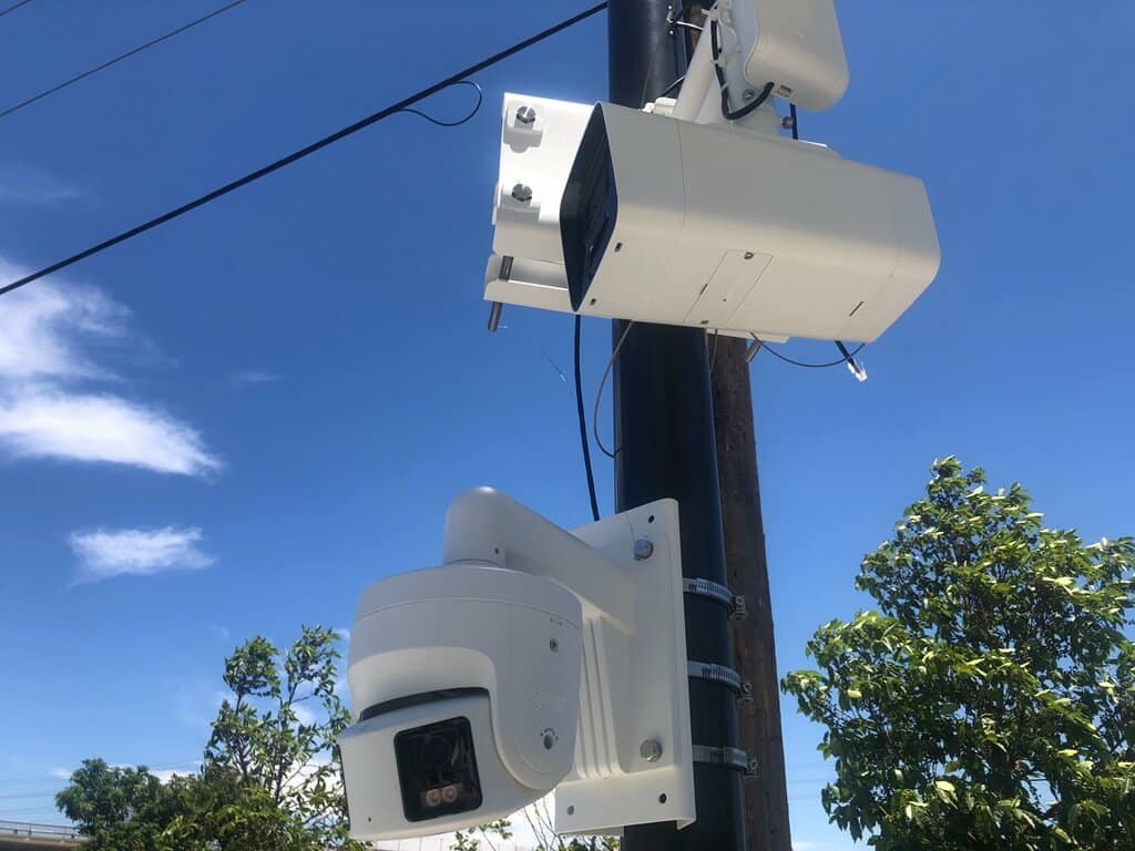 4 K Solar powered camera with 180 degrees of view