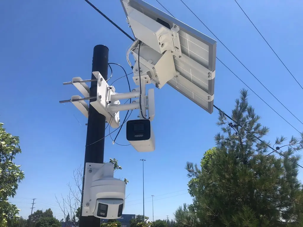 Security-camera-with-solar-Panel - installed on post WebP