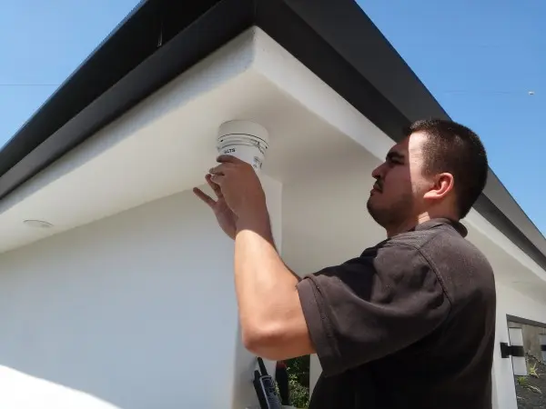 4K securitycamera installation home corner